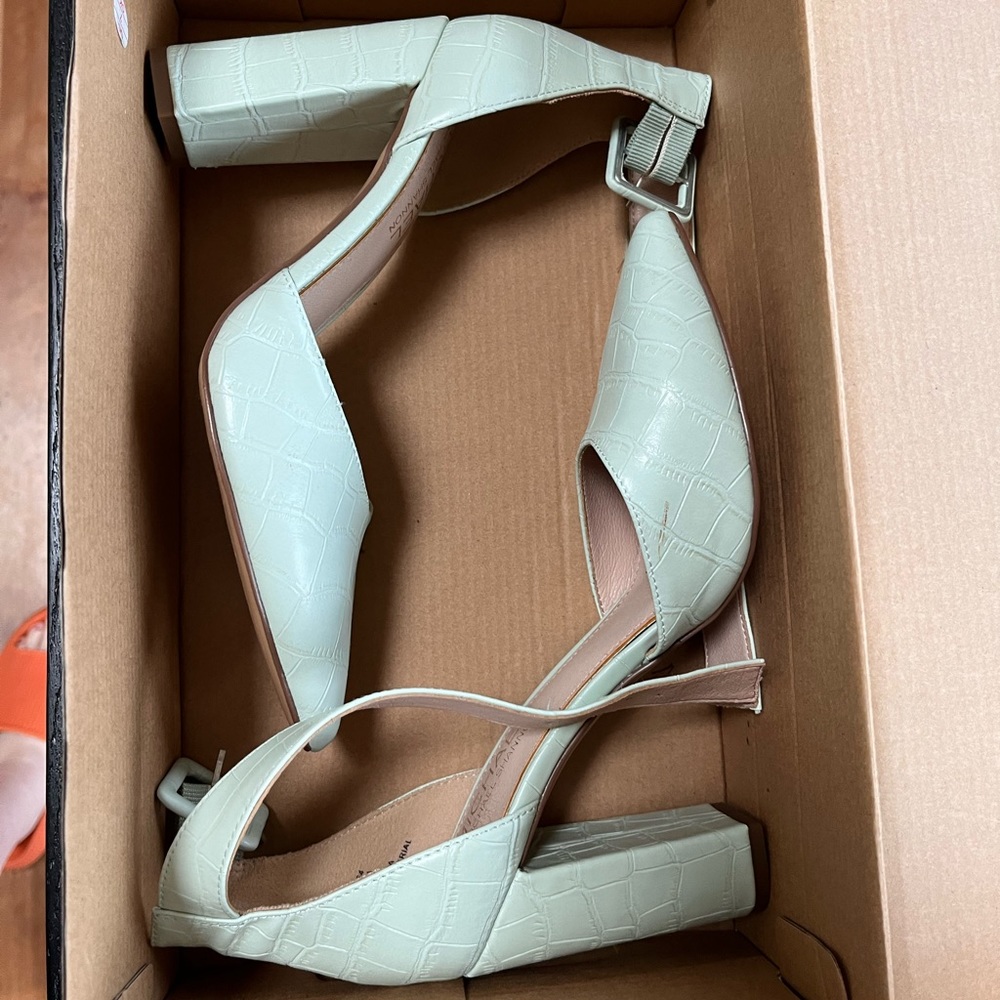 Michael Shannon Turquoise Heels Size 7 1/2 W Lightly Worn